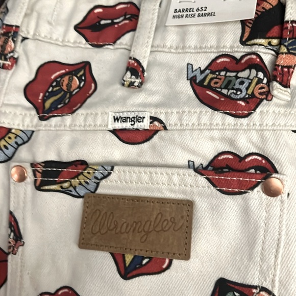 NWT Wrangler Barrel 652 Trouser Jeans Read My Lips Rolling Stones - Picture 10 of 13